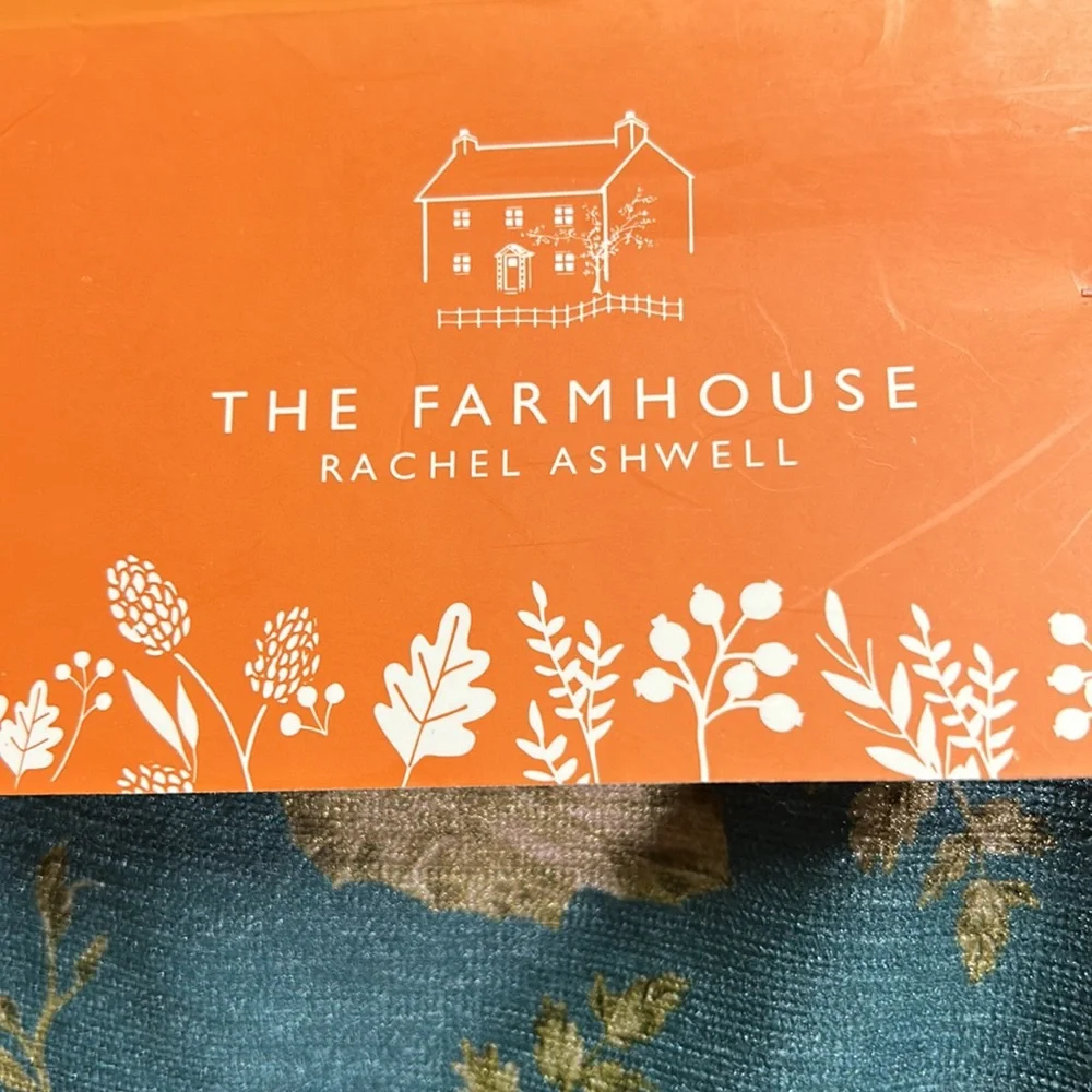 Fall Table runner - Picture 2 of 3